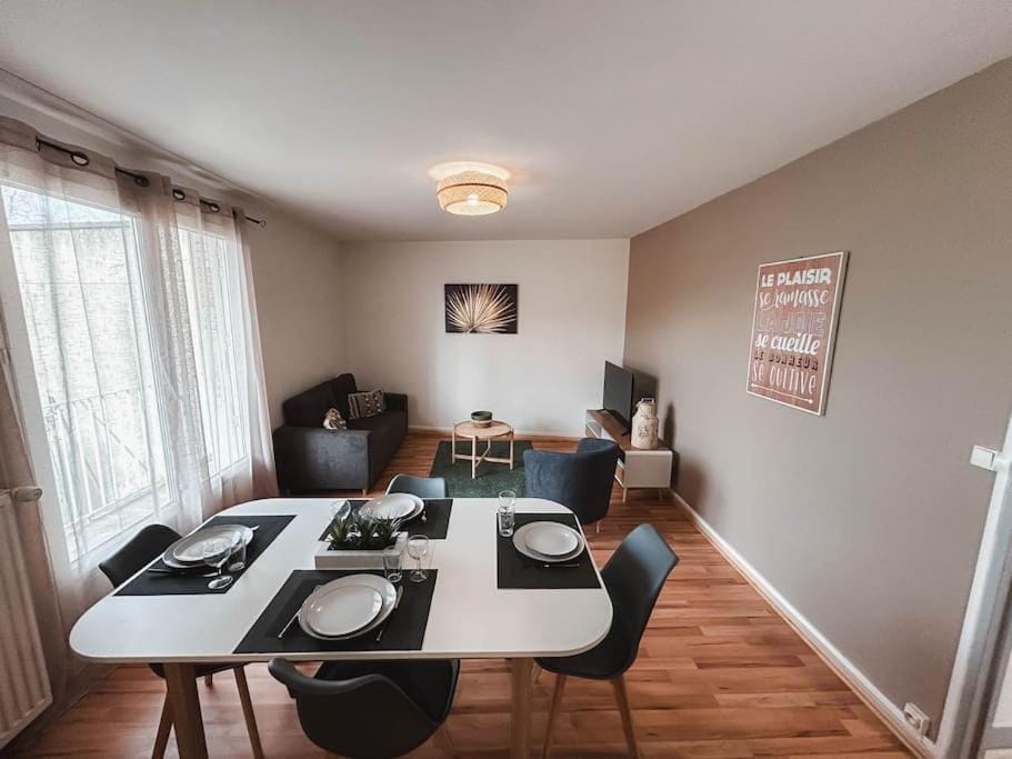Le Cosmic Bliss • Chic Urbain au cœur du Berry Apartment in Centre-Val de Loire