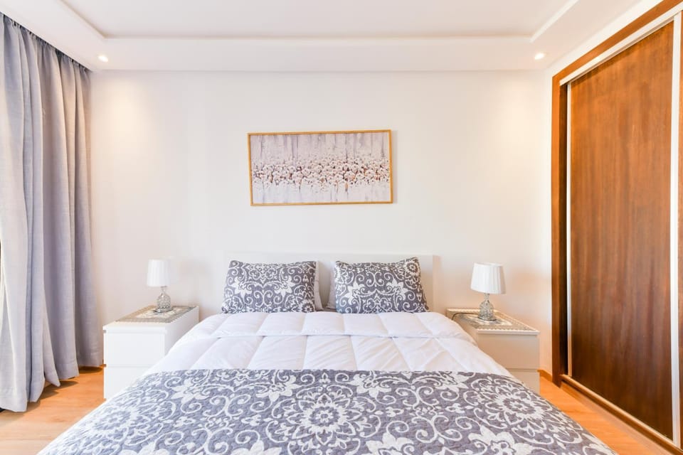 Bed, Photo of the whole room, Decorative detail, Bedroom, storage, wardrobe