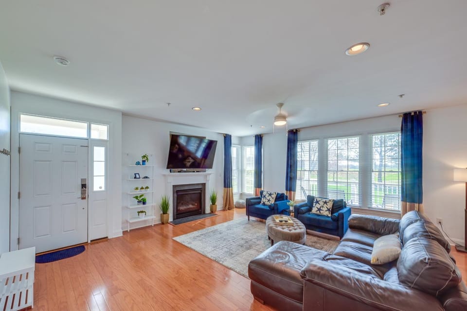 3 Mi to Beach: Ocean View Getaway w/ Pool Access House in Ocean View