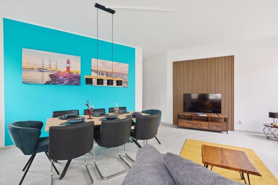 TV and multimedia, Living room, Seating area, Evening entertainment