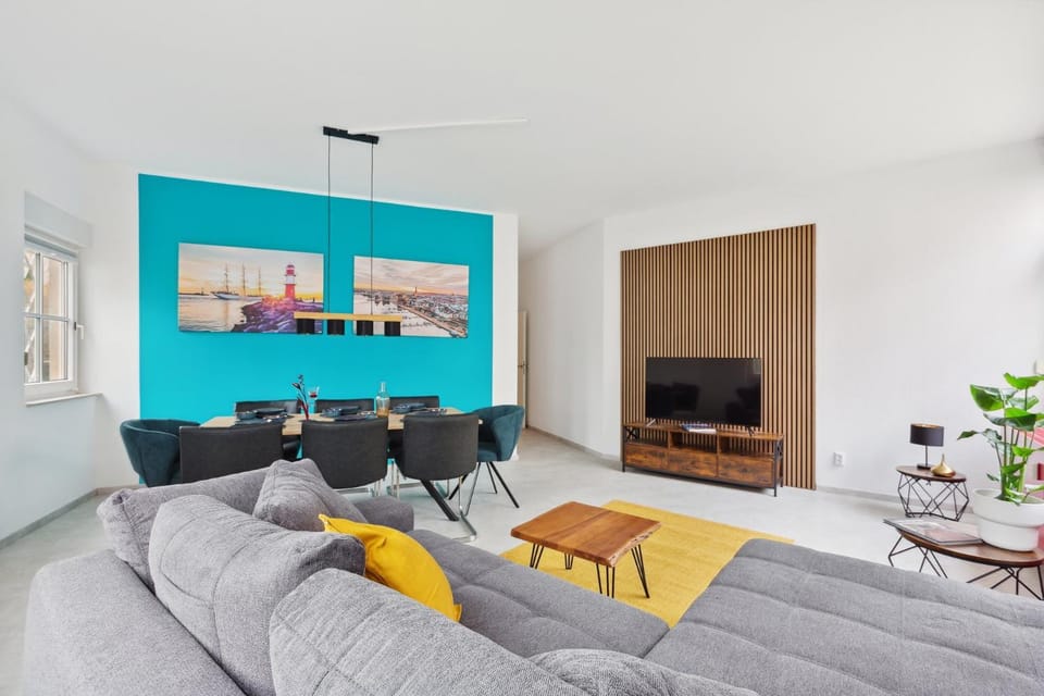 Communal lounge/ TV room, TV and multimedia, Living room, Photo of the whole room, Seating area