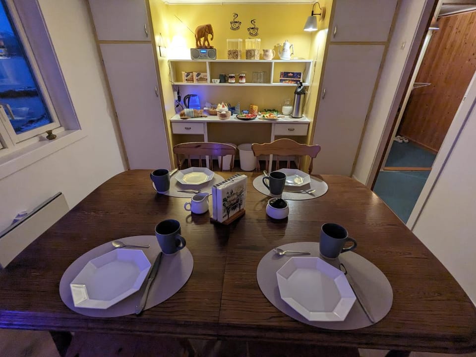 Food and drinks, Dining area