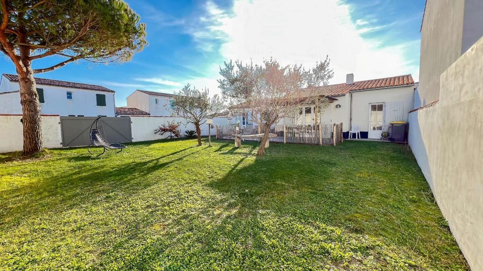 Property building, Garden, Garden view