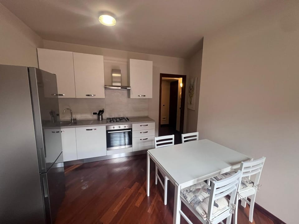 Kitchen or kitchenette, Dining area, pet friendly