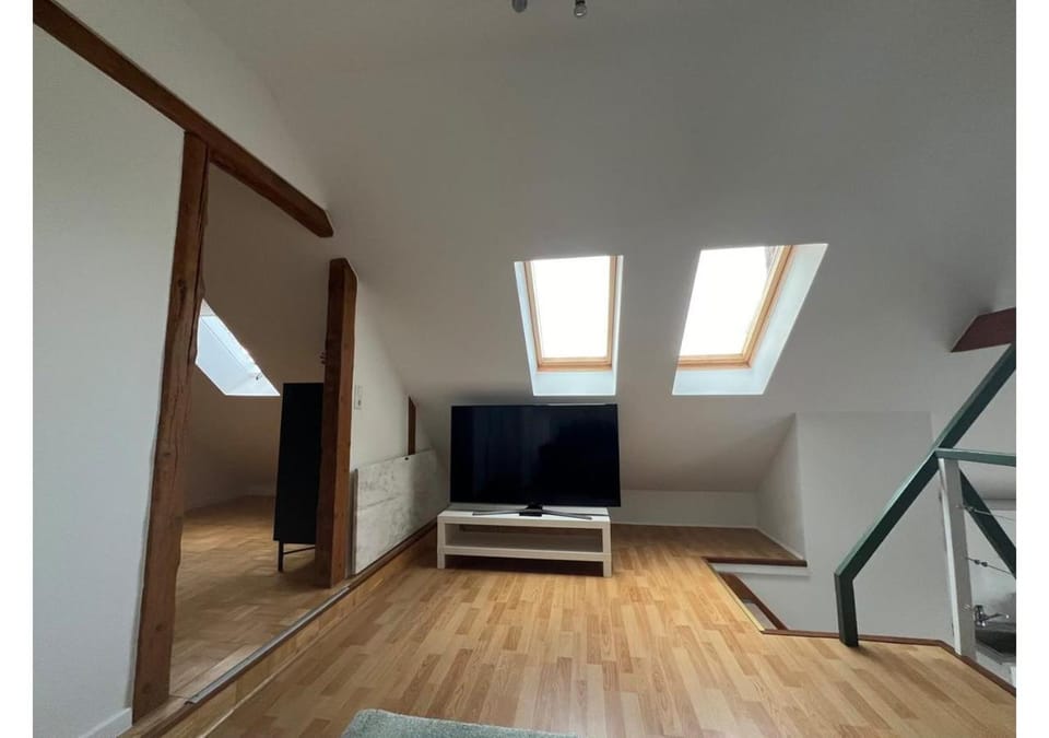 Communal lounge/ TV room, TV and multimedia, Living room, Evening entertainment
