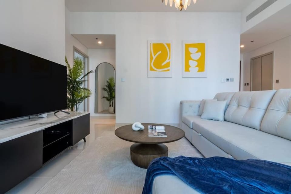 Apartments Beach Isle Tower, 1BR Apartment in Dubai