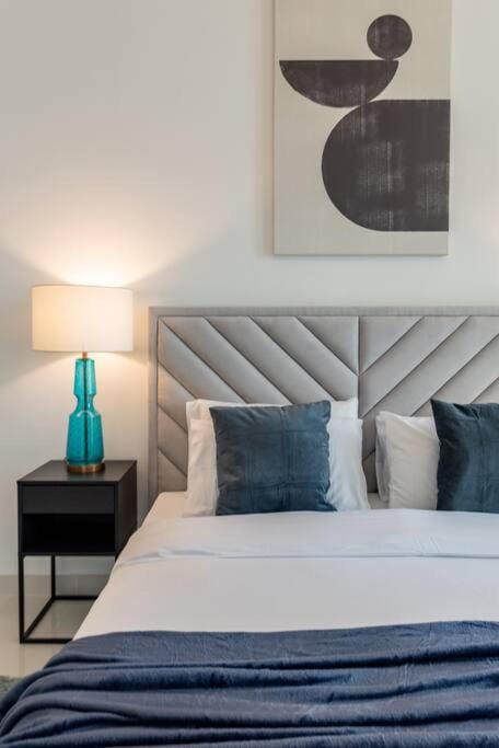 Apartments Beach Isle Tower, 1BR Apartment in Dubai