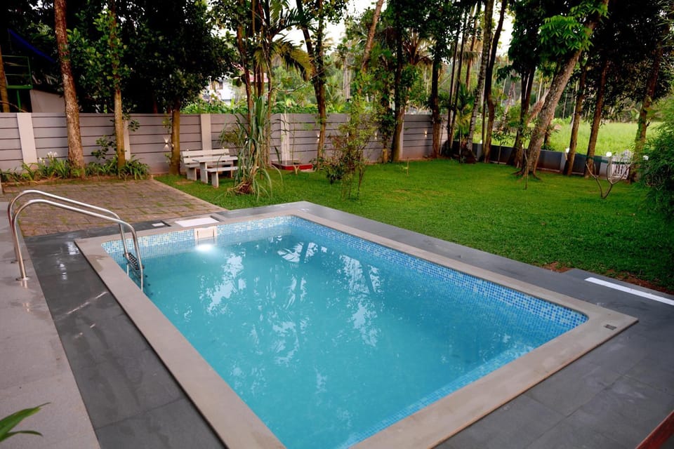Day, Garden, Garden view, Pool view, Swimming pool, sunbed