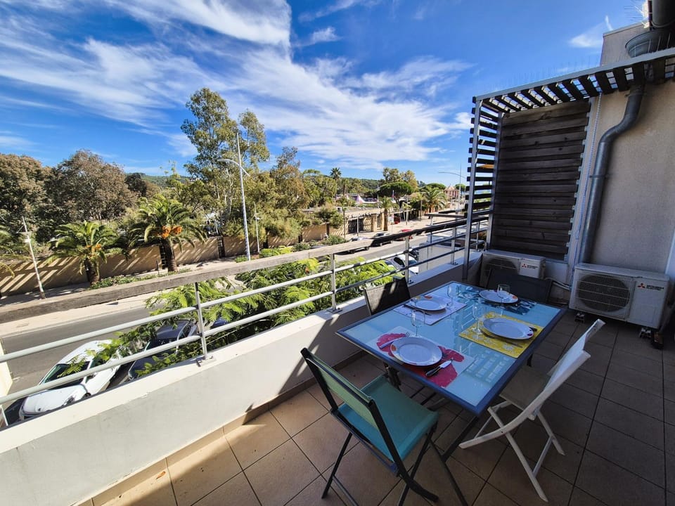 Day, Balcony/Terrace, Dining area, Sea view