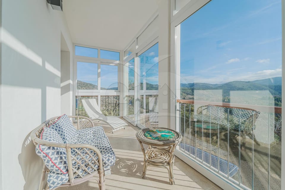 Patio, Natural landscape, View (from property/room), Balcony/Terrace, Mountain view