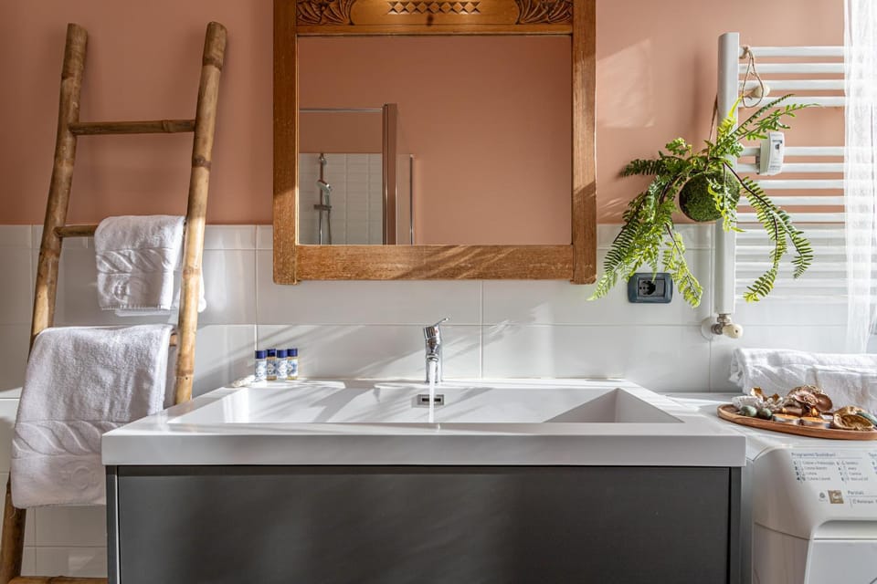 Bathroom, towels