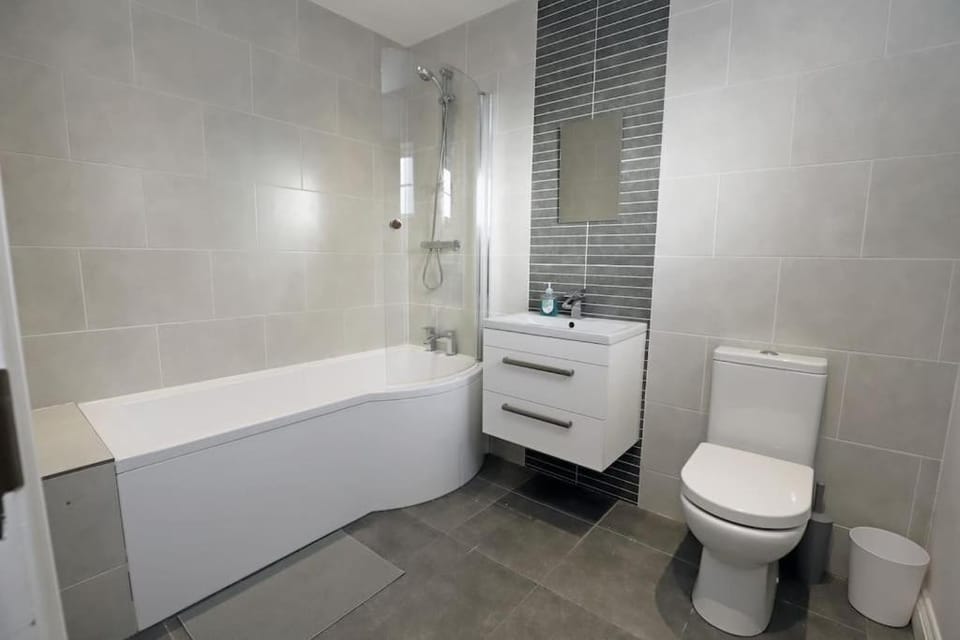 Royal Hillsborough Village Luxury Townhouse House in Northern Ireland