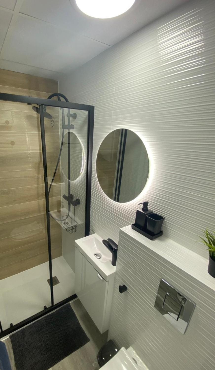 Shower, Bathroom, towels