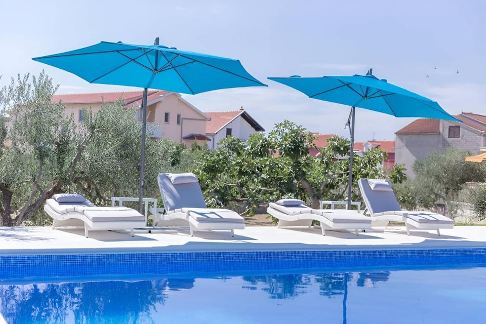 Day, Garden view, Pool view, Swimming pool, sunbed