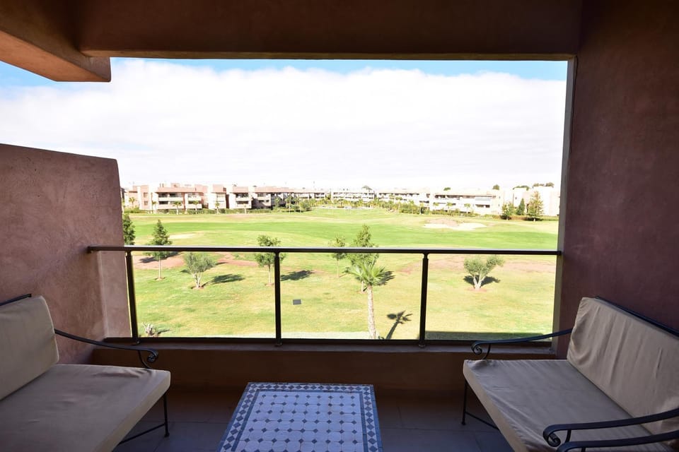 Vue Golf & Atlas Oasis de Prestige 5 min Aéroport Apartment in Marrakesh