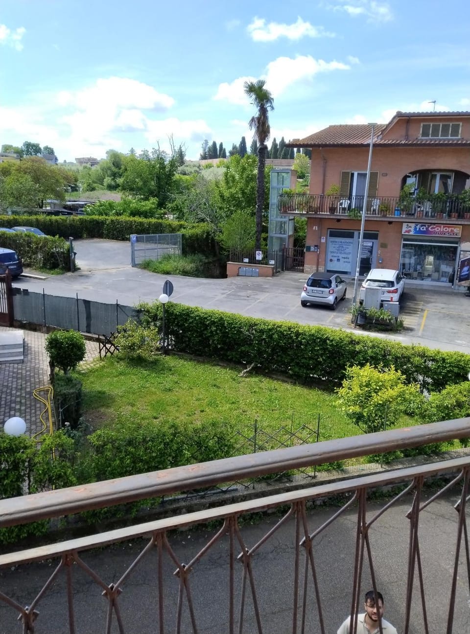 Property building, Neighbourhood, Street view, Location, Parking