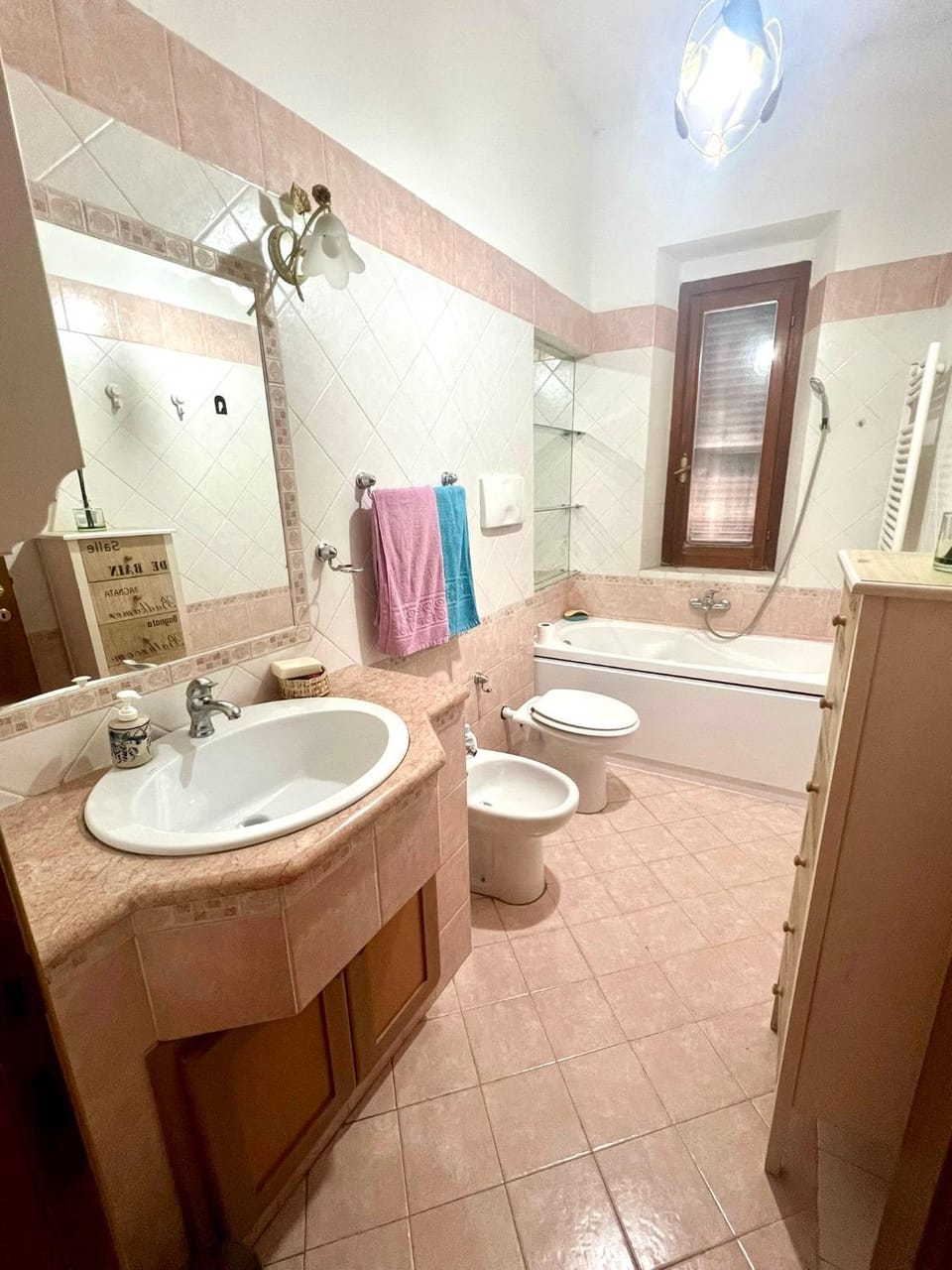 Toilet, Bathroom, Bath, bidet, towels