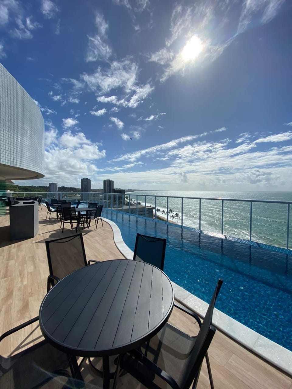 Facade/entrance, Balcony/Terrace, Spa and wellness centre/facilities, Pool view, Sea view, Swimming pool