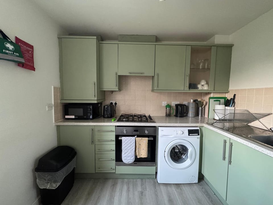 Coffee/tea facilities, Kitchen or kitchenette, oven, pet friendly, stove, toaster, washing machine