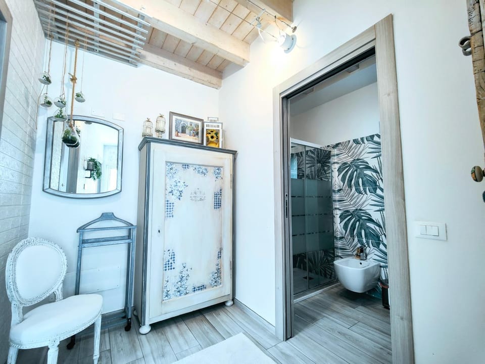 Shower, Bathroom, wardrobe
