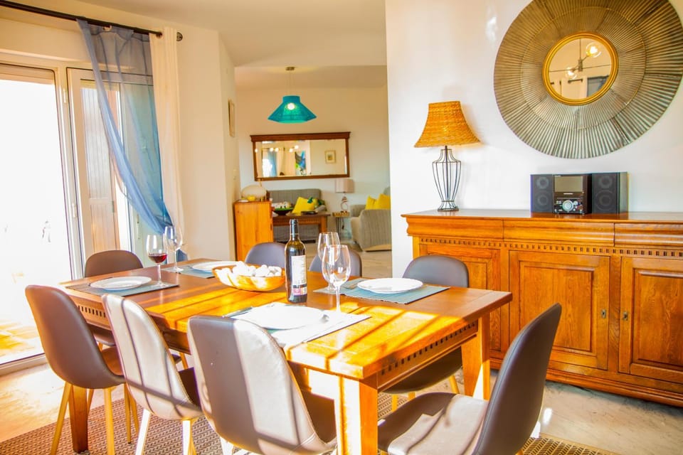 Decorative detail, Dining area