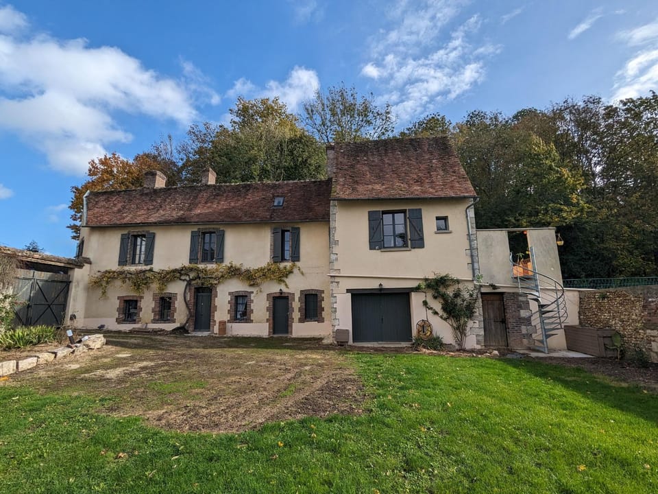 Maison lumineuse avec jardin privé - Idéale pour famille, amis ou séjour pro - Centre historique - FR-1-590-422 House in Centre-Val de Loire