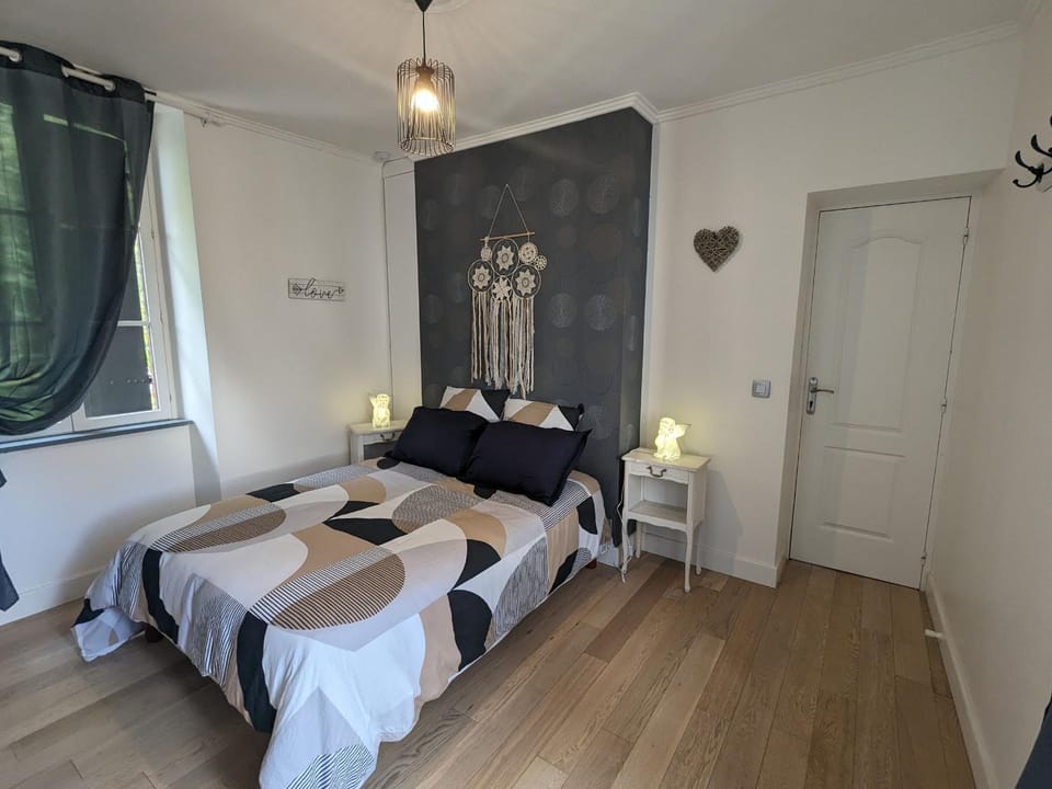 Maison lumineuse avec jardin privé - Idéale pour famille, amis ou séjour pro - Centre historique - FR-1-590-422 House in Centre-Val de Loire