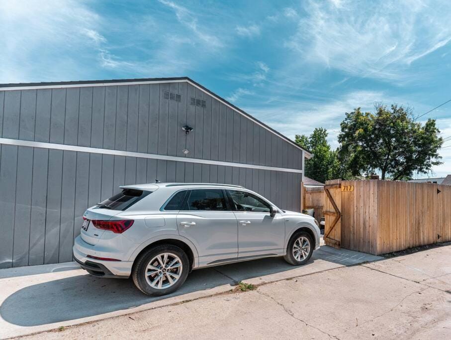 Day, Parking