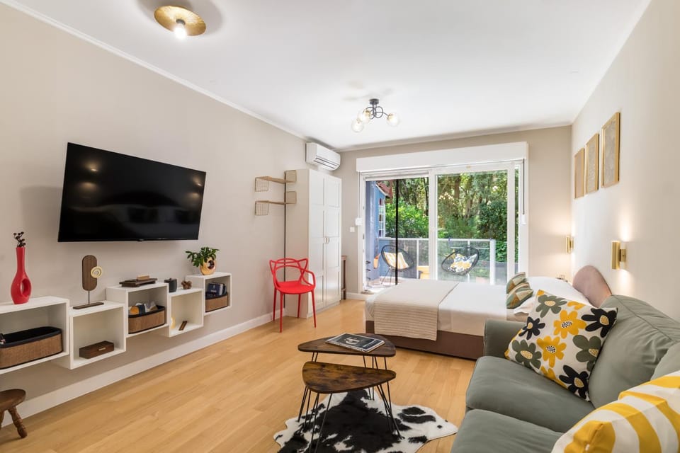 TV and multimedia, Living room, Seating area