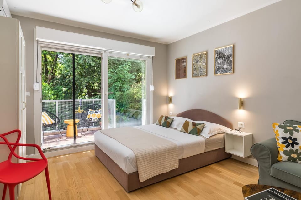 Bed, Photo of the whole room