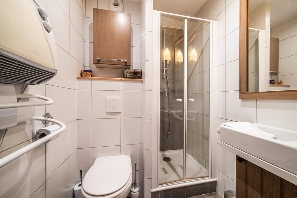 Bathroom, Living room