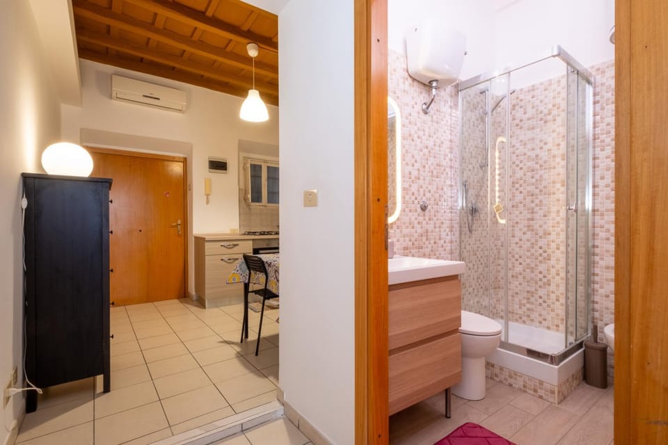 HT BILO 2 COLOSSEO Apartment in Rome