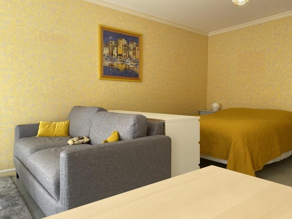 533 - Appartement T1 situé à quelques pas de la grande plage d'Erquy et du centre Apartment in Brittany