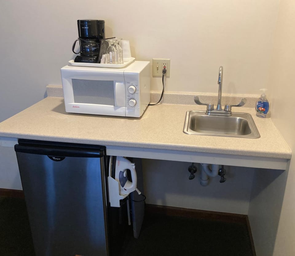 Coffee/tea facilities, Kitchen or kitchenette, minibar