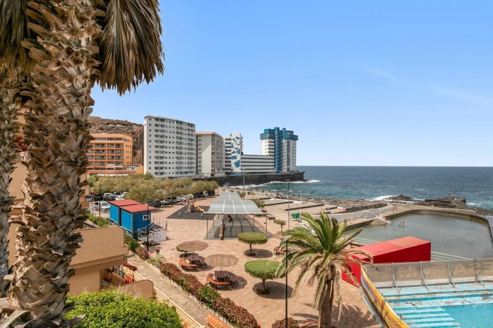Property building, Natural landscape, Pool view, Sea view, Swimming pool