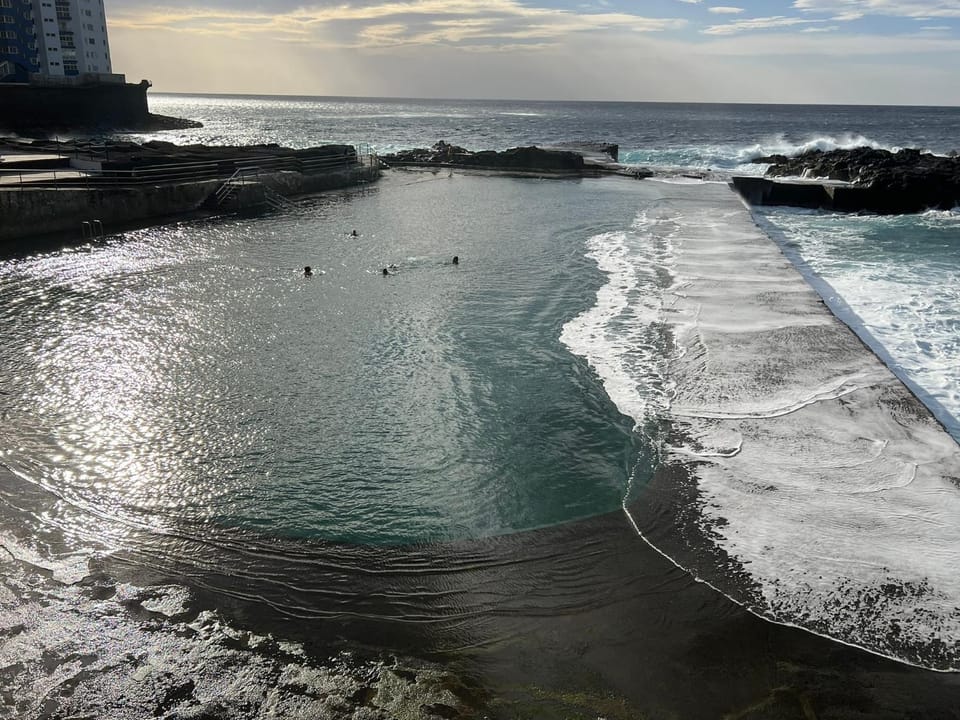 Nearby landmark, Sea view, Swimming pool
