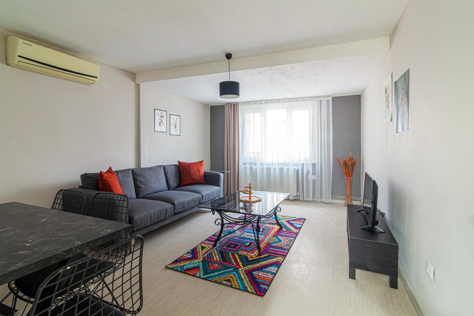 Living room, Seating area, Dining area, air conditioner