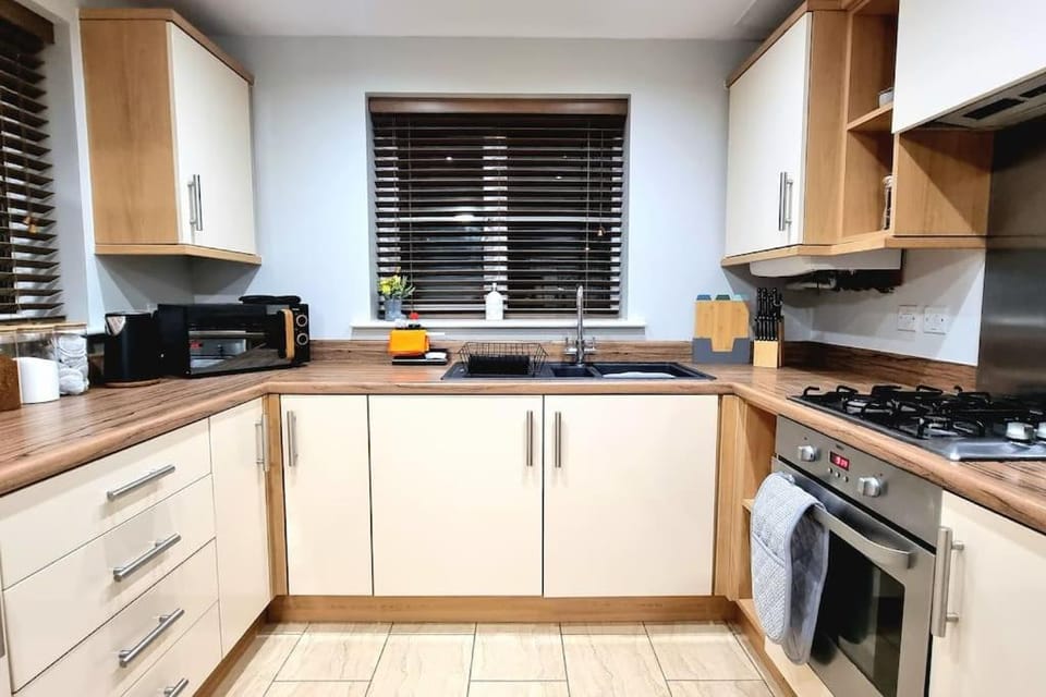 Kitchen or kitchenette, minibar, pet friendly, stove