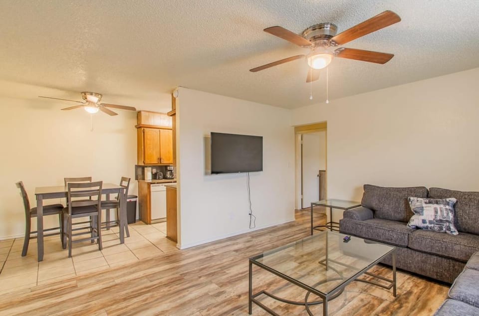 A bedroom in close proximity to Fort Sill Apartment in Lawton
