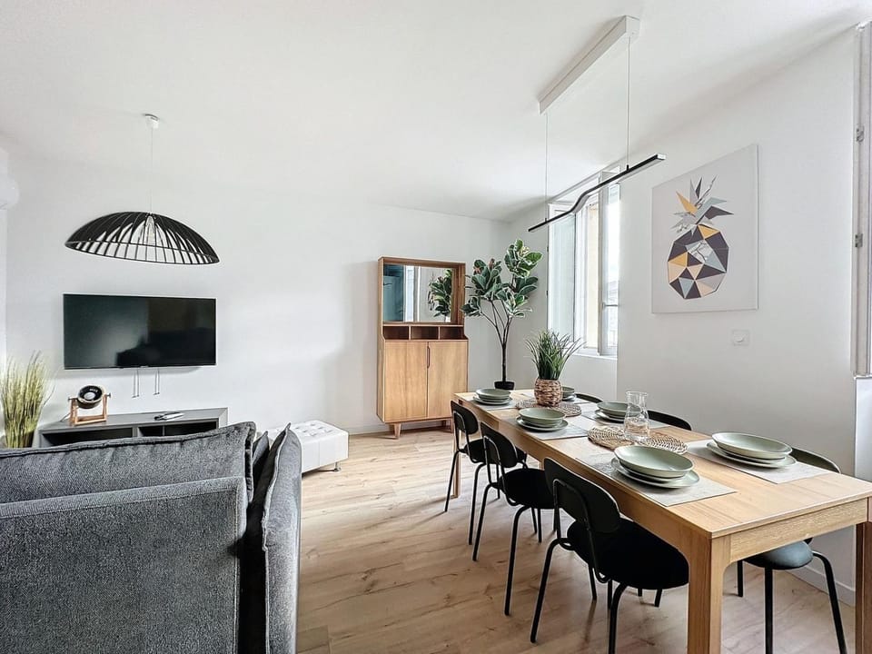 Living room, Dining area