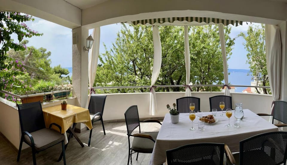 Apartment Gina near the sea Apartment in Split-Dalmatia County
