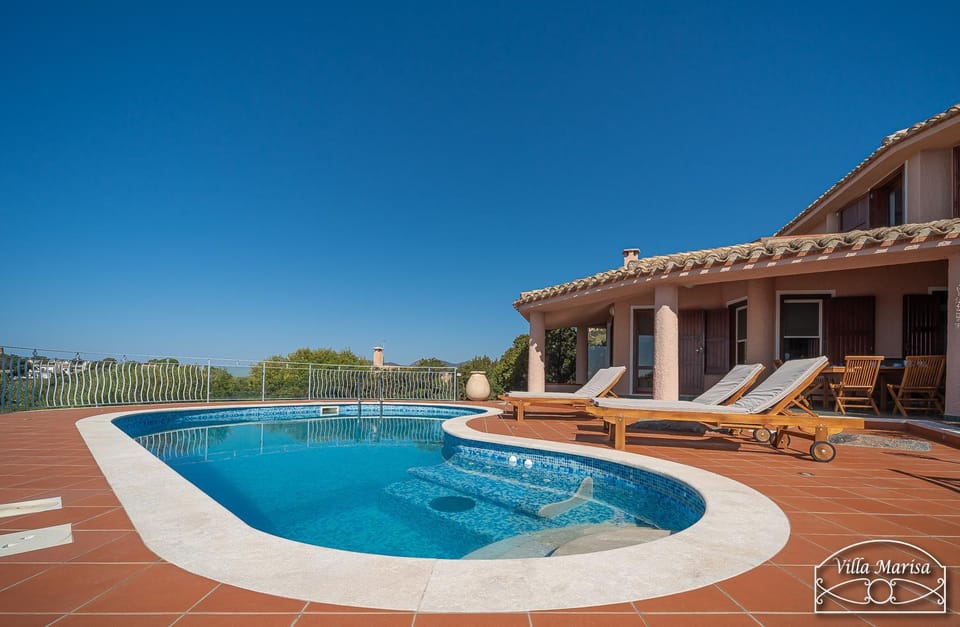 Property building, Pool view, Swimming pool, sunbed