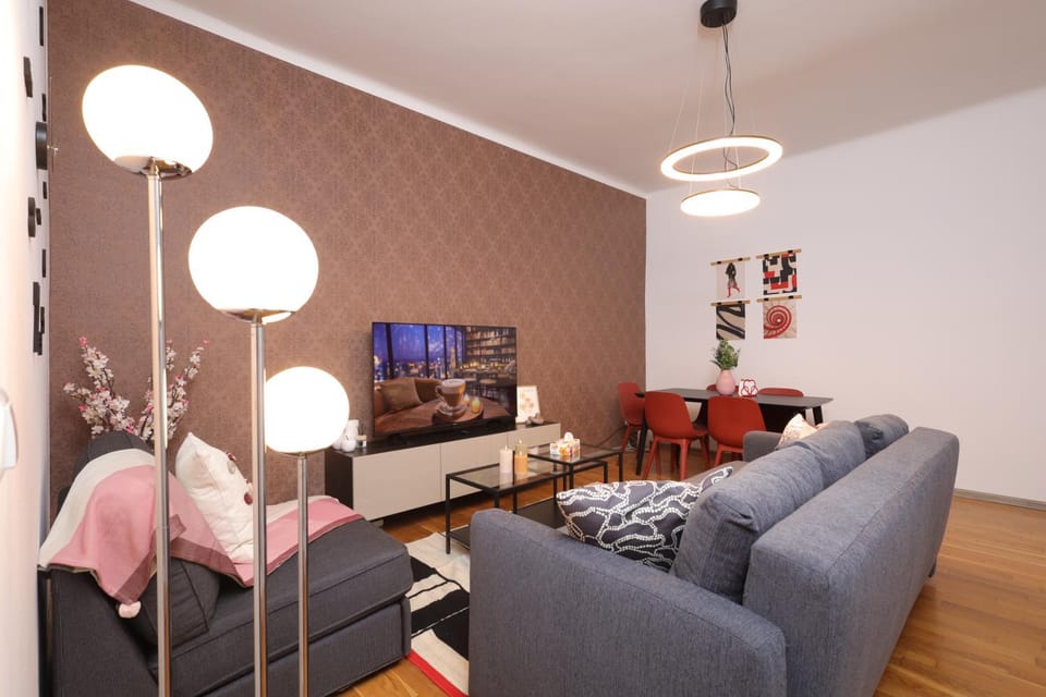 TV and multimedia, Living room, Dining area