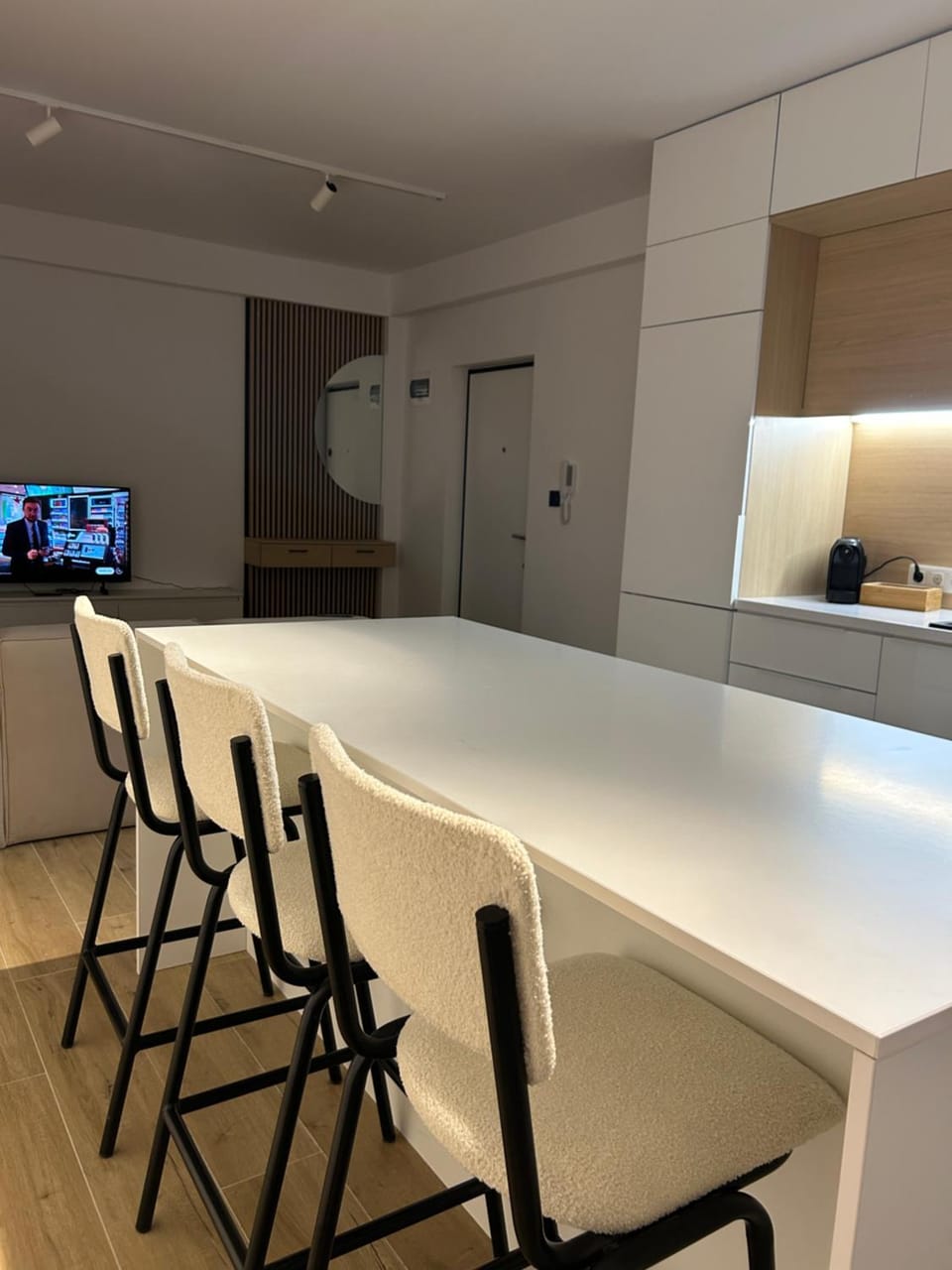 TV and multimedia, Dining area