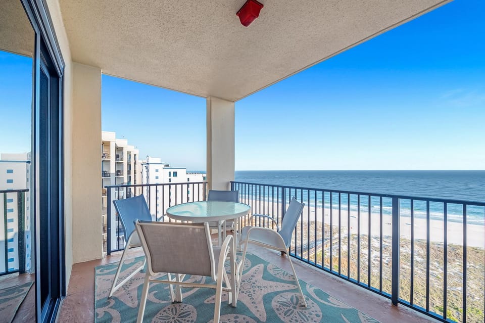Day, View (from property/room), Balcony/Terrace, Seating area, Dining area, Sea view