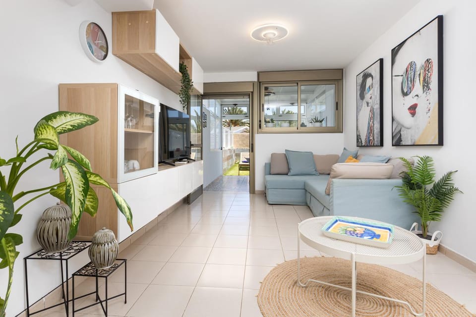 TV and multimedia, Living room, Dining area