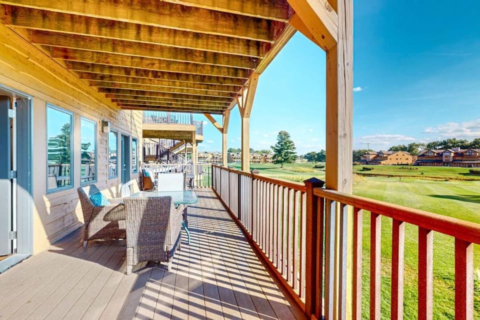 Tigers Den - Lower House in Castle Rock Lake