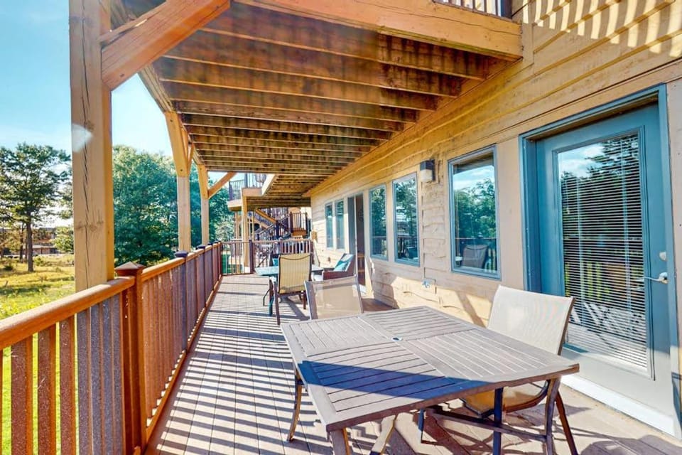Tigers Den - Lower House in Castle Rock Lake