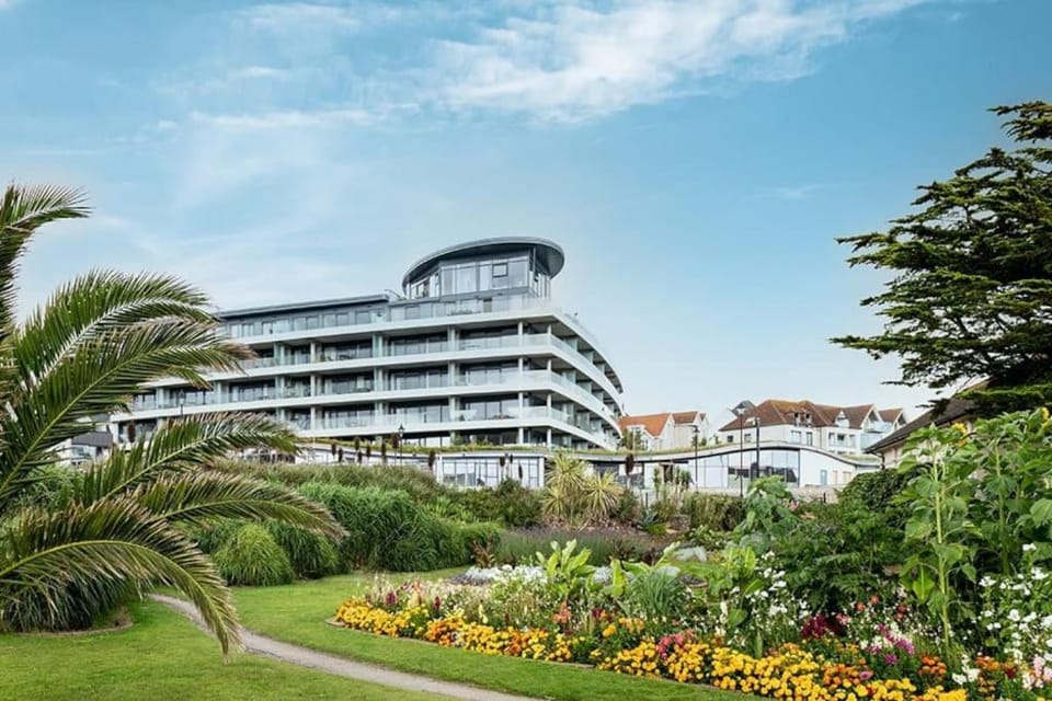Sea View Terrace Apartment in England