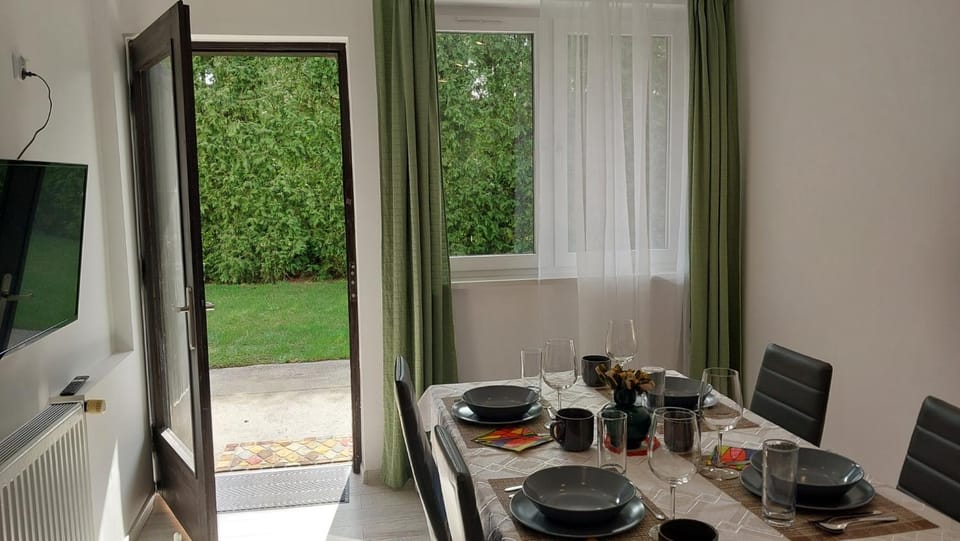 TV and multimedia, Kitchen or kitchenette, Kitchen or kitchenette, Dining area